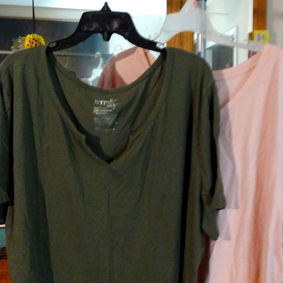 Ladies plus size two short sleeve t-shirt bundle green and pink size 3x - Picture 1 of 9